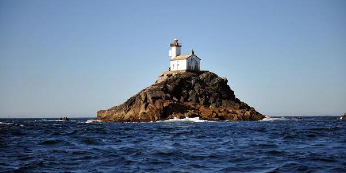 Bretagne: on vous raconte l’histoire du phare maudit de Tévennec